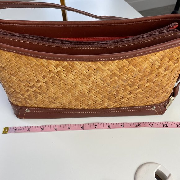 ETIENNE Ratten Hand Bag Faux Leather Trim Strap Center Zipper Pocket Two Pouches - Picture 15 of 15